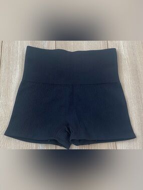 Colsie Black Ribbed Waistband Shorts